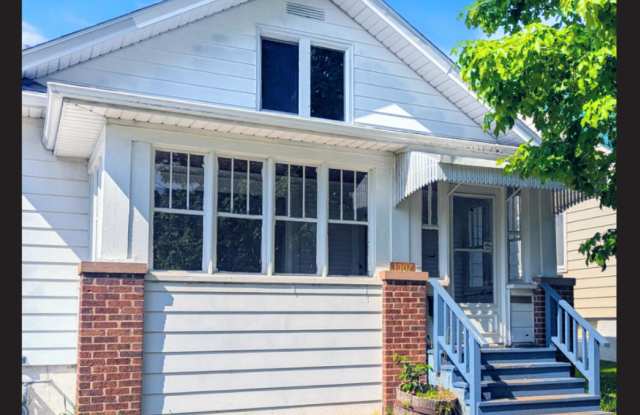 1307 N 20th Ave E – Available Now - Short Term Option Only photos photos