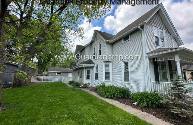 Downtown Hopkins SFH, Fenced Yard, Patio, Spacious Primary, 4 Car Detached Garage photos photos