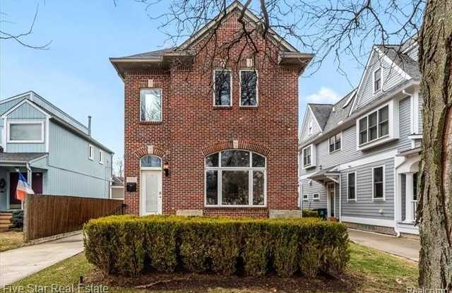 960 Davis Avenue photos photos