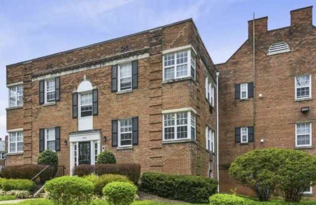 1818 W Abingdon Dr photos photos