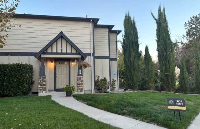 2-Bedroom, 2-Bathroom Townhouse with Attached Garage Gallery 3