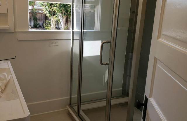 4726 Bancroft Street Gallery 2