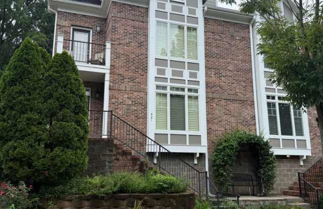 Furnished Davidson Townhome Two Blocks From Main Street Davidson - 6 To 18 Month Lease Gallery 1