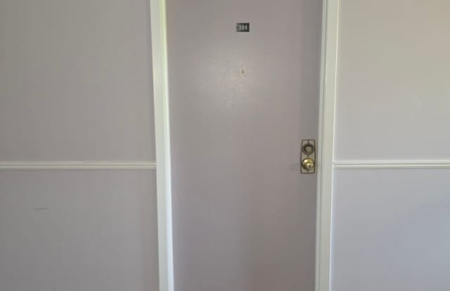 Centrally located, 2-bedroom, 1-full bathroom 1st fl condominium in the prestigious Willowbrook Development! Gallery 4