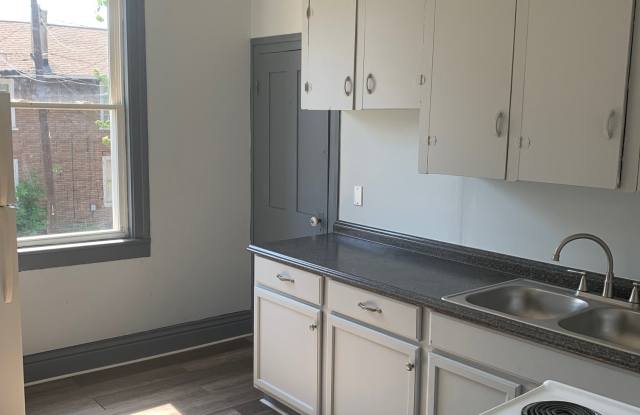 407 Oak Avenue Southeast - A - 407 Oak Avenue Southeast, Massillon, OH 44646