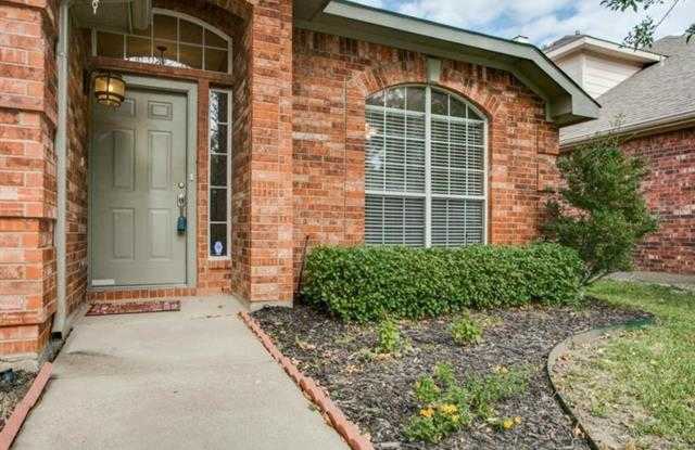 1910 Crestlake Drive Gallery 2