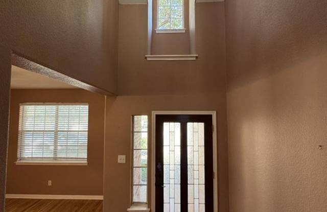 Great 2 story home in Scofield Farms available for rent! Gallery 4