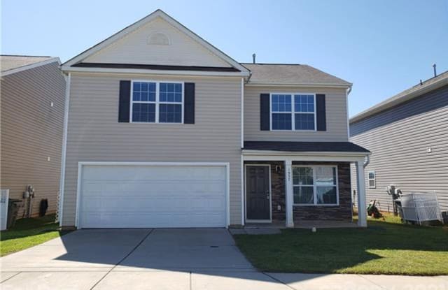 1957 Eastway Drive - 1957 Eastway Dr, Gastonia, NC 28034