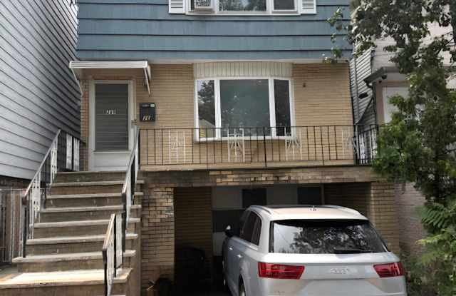 269 MANHATTAN AVE photos photos