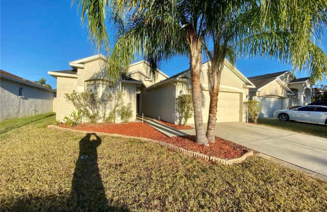 8612 CARA PARK WAY - 8612 Cara Park Way, Town 'n' Country, FL 33635