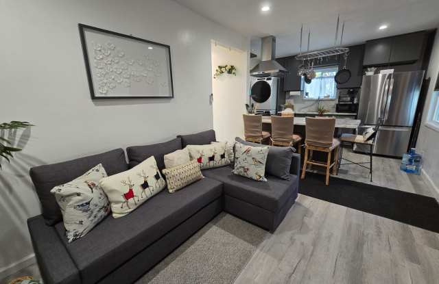 Fully furnished, modern ADU with fully-equipped kitchen shared garden. photos photos