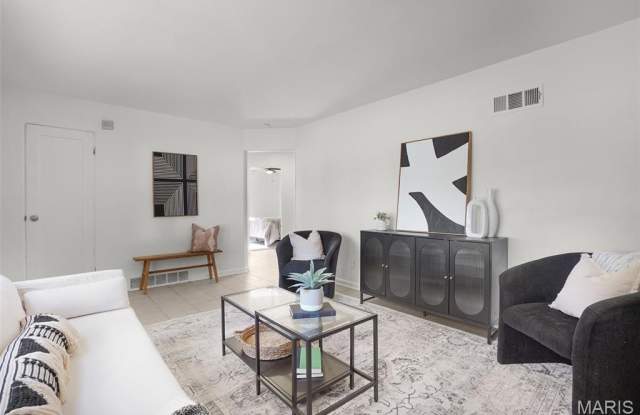 9845 Dennis Drive Gallery 4
