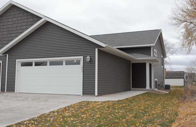 203 14th Avenue North - 203 14th Avenue North, Onalaska, WI 54650