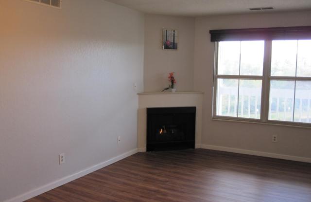 123 Fieldcrest 303 Gallery 3
