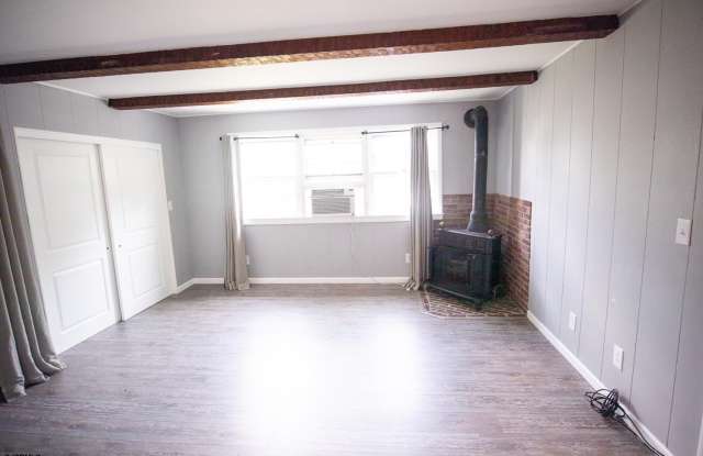 314 Buffalo Ave Gallery 4