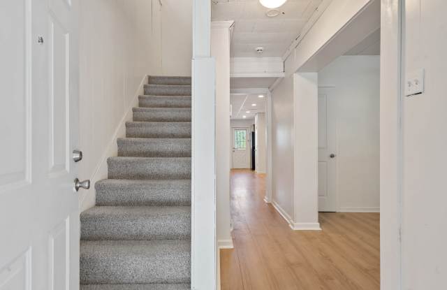 5218 Gertrude St Gallery 4