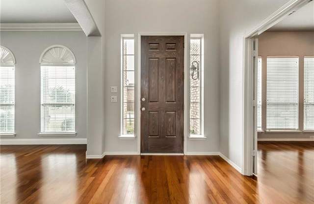 8124 Peacock Lane Gallery 3