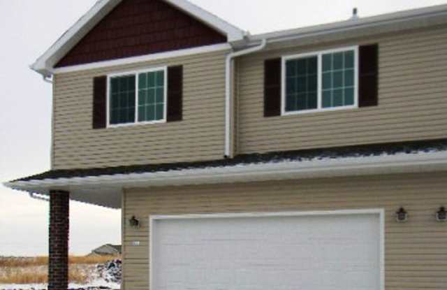 935 30th Ave W - 935 30th Avenue West, West Fargo, ND 58078 935 30th Ave W - 935 30th Avenue West, West Fargo, ND 58078