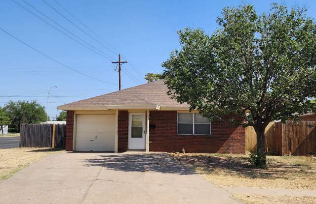 MOVE IN SPECIAL - 50% OFF 1ST MONTHS RENT - TOTALLY RENOVATED 3/2/1 FOR LEASE! - 5124 40th Street, Lubbock, TX 79414