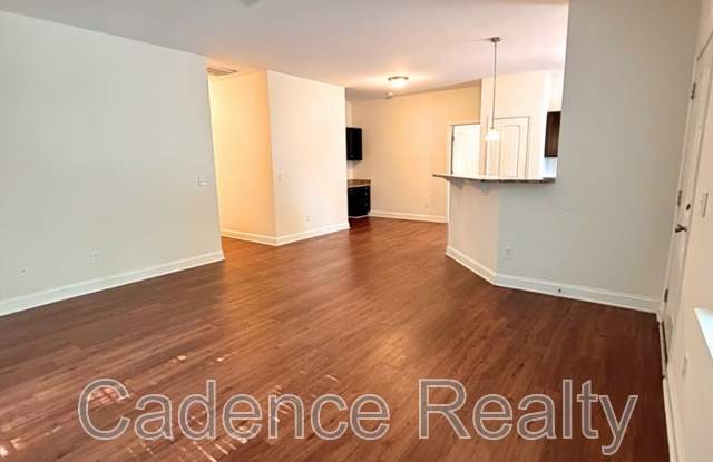 4908 Maple Avenue Gallery 3