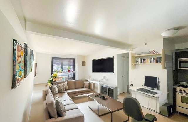 222 East 39th Street - 222 East 39th Street, New York City, NY 10016