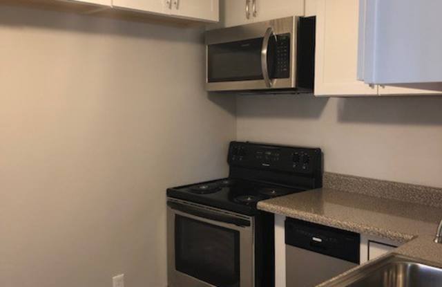 One Bedroom House with a study right off of Avent Ferry Road Gallery 4