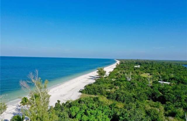 575 Park Shore photos photos