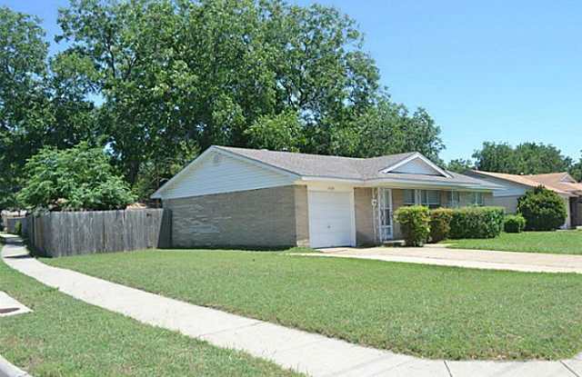 13574 Webb Chapel Road - 13574 Webb Chapel Road, Farmers Branch, TX 75234