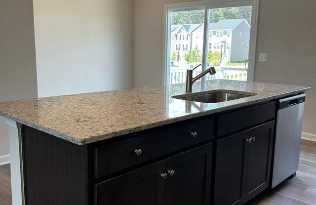 Charming 3BR House in Chesterfield Gallery 4