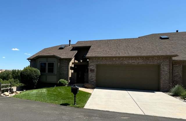 Well Maintained 3 bedroom end unit Townhome in Cheyenne Mountain area photos photos