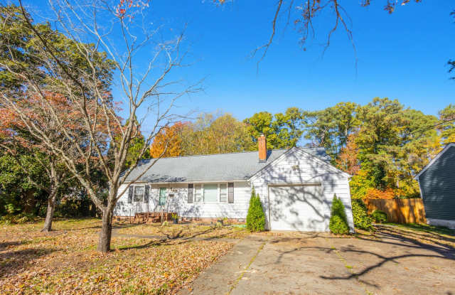 3 Bed 1 Bath Home for Rent in Newport News - 137 Deep Creek Road, Newport News, VA 23606