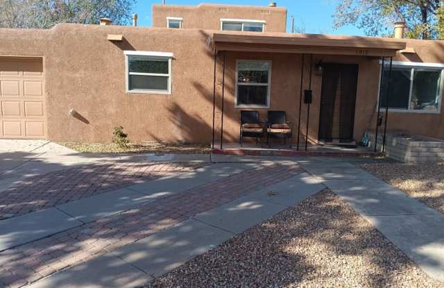 Stunning 4-bedroom 3-bathroom home in Santa Fe! Showings available NOW! photos photos Stunning 4-bedroom 3-bathroom home in Santa Fe! Showings available NOW! photos photos