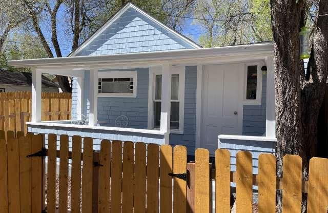 522 1/2 N Spruce St photos photos