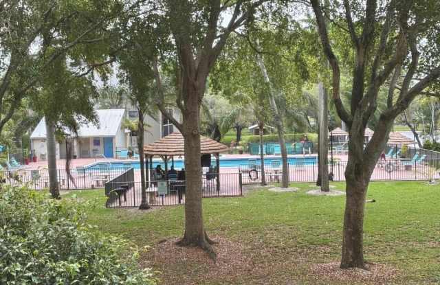 2112 S Cypress Bend Dr photos photos