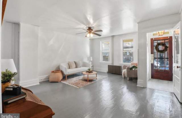 819 East Marion Street - 1 photos photos