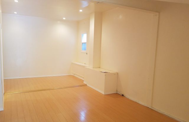 1542 Baker Street Gallery 3