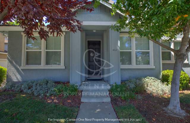 Stunning 3 bedroom 3 bathroom Lincoln Crossing home Gallery 4