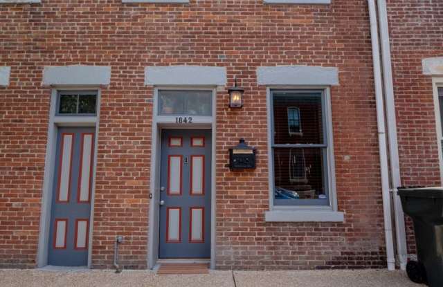 A Tall Glass of Soulard! 2.5BR/2.5Bath! Gallery 1