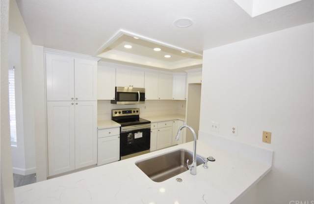 317 Huntington Gallery 3