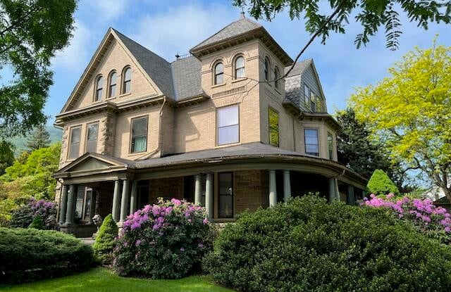 610 S Market St photos photos