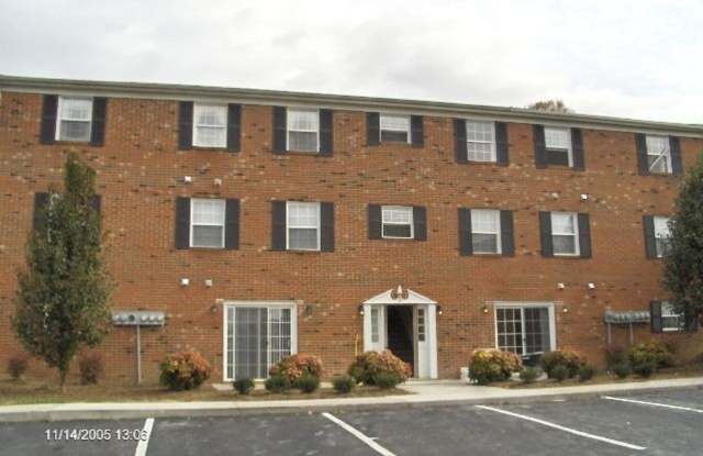 2 Bedroom, 1 Bath Condo - 309 Loudon Road, Blacksburg, VA 24060