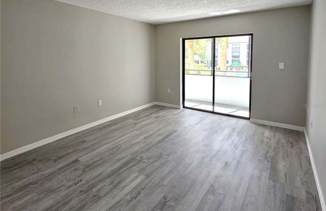 2587 COUNTRYSIDE BOULEVARD Gallery 2