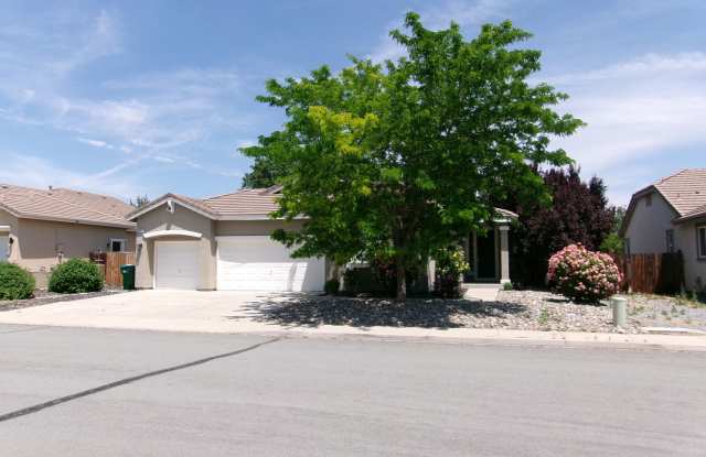 Beautiful 3bd, 2 bath, 3-car garage home in Sparks photos photos