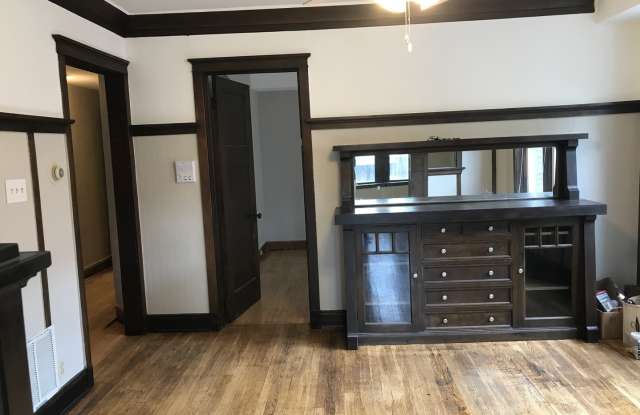 2825 W NELSON Gallery 2