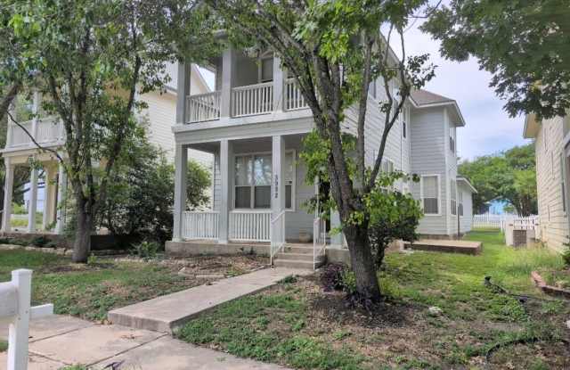 Wondeful 3 Bedroom 3 Bath home with covered front patio (on both floors) Gallery 3
