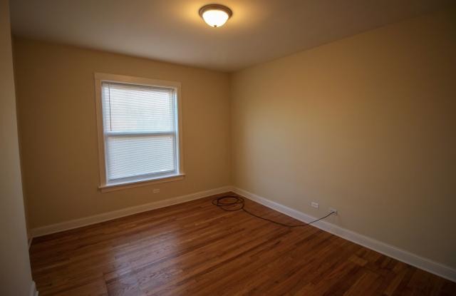 5032 N Western Ave photos photos