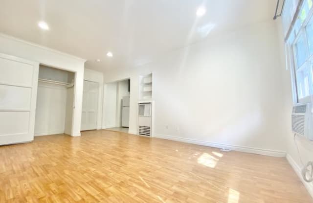 309 N Sycamore Ave - 309 North Sycamore Avenue, Los Angeles, CA 90036