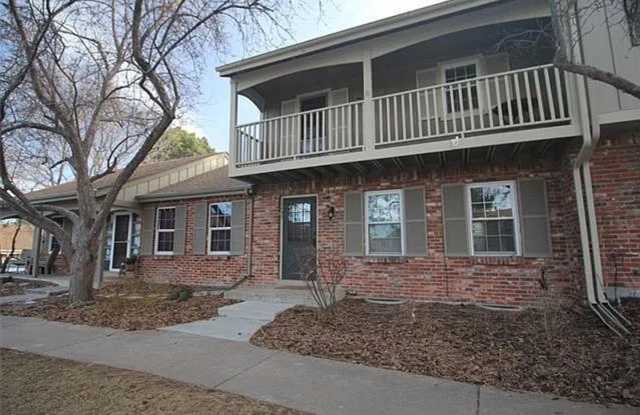 Spacious 4-bedroom, 3.5-bathroom townhome in Centennial - 2493 East Geddes Place, Centennial, CO 80122