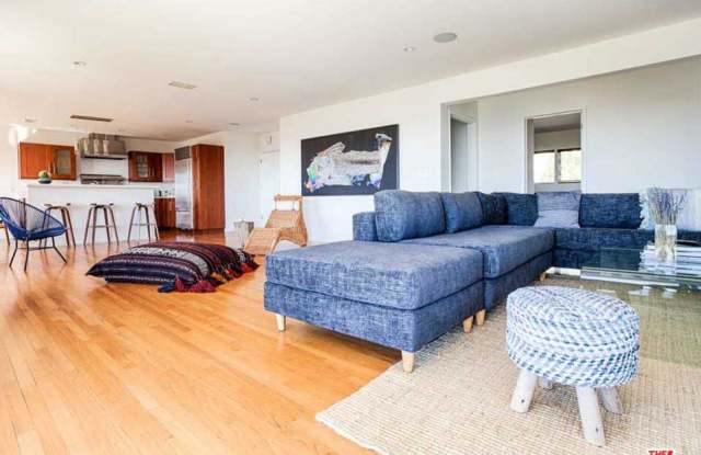 7126 MACAPA Drive Gallery 2