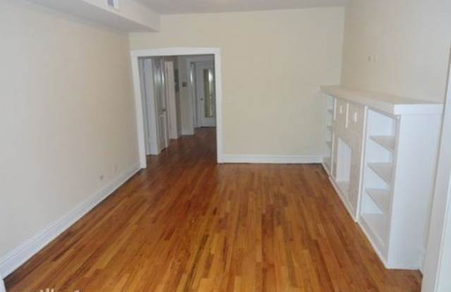 4958 N St Louis 3 Gallery 2
